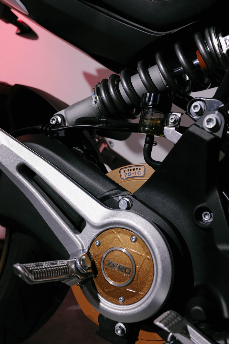 Illustration for article titled The Zero SR/F New Electric Motorcycle Can Charge 150 Miles In an Hour